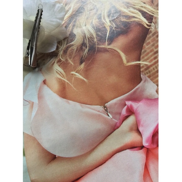 HOLIDAY PICK 📍 Flower Hair Clip < FREEBIE - Picture 2 of 2